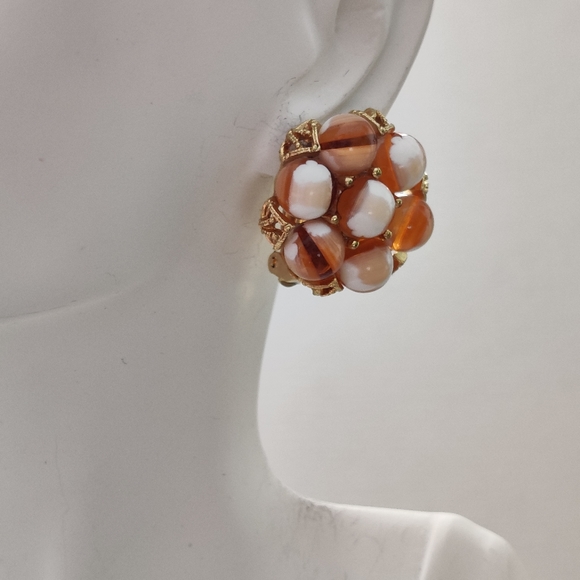 Vintage Cream and Lucite Wired Beads Cluster Earrings EUC - Picture 2 of 10